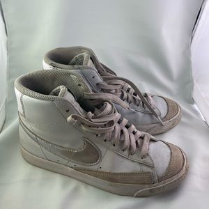 Nike Blazer 77 Mid Womens